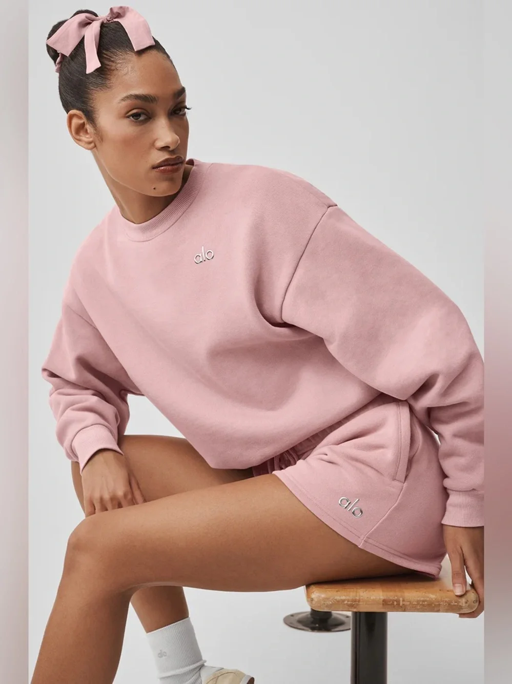 ALO YOGA | ✨NEW✨ Accolade Crew Neck Pullover in Vintage Pink